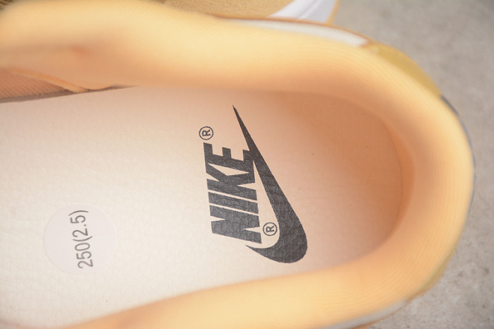 nike dunk low gold suede dv7411-200