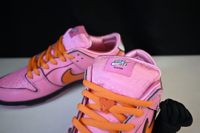 the powerpuff girls x nike sb dunk low blossom fd2631-600