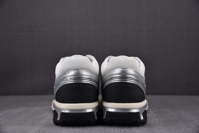 chane* snekaers c000024