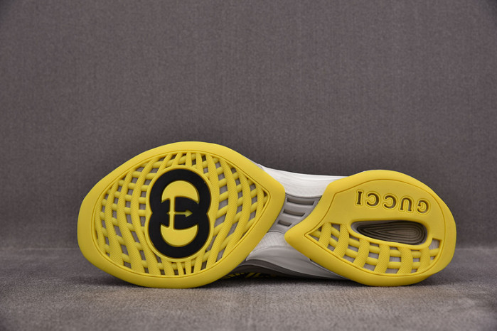 G*u*i* trainer sneaker80