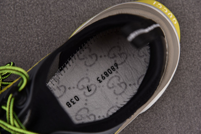 G*u*i* trainer sneaker80