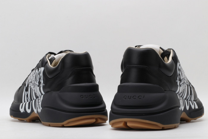 G*u*i* trainer sneaker38