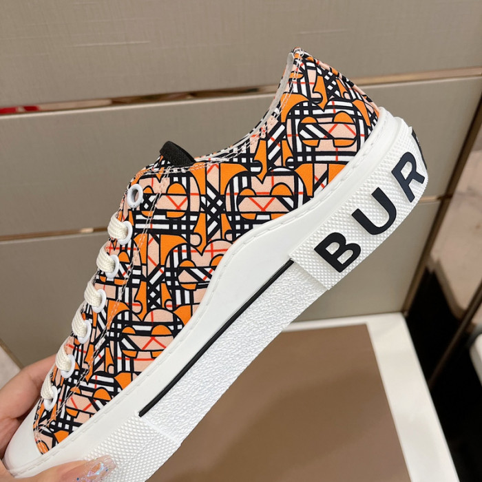burber*y sneakers b000012