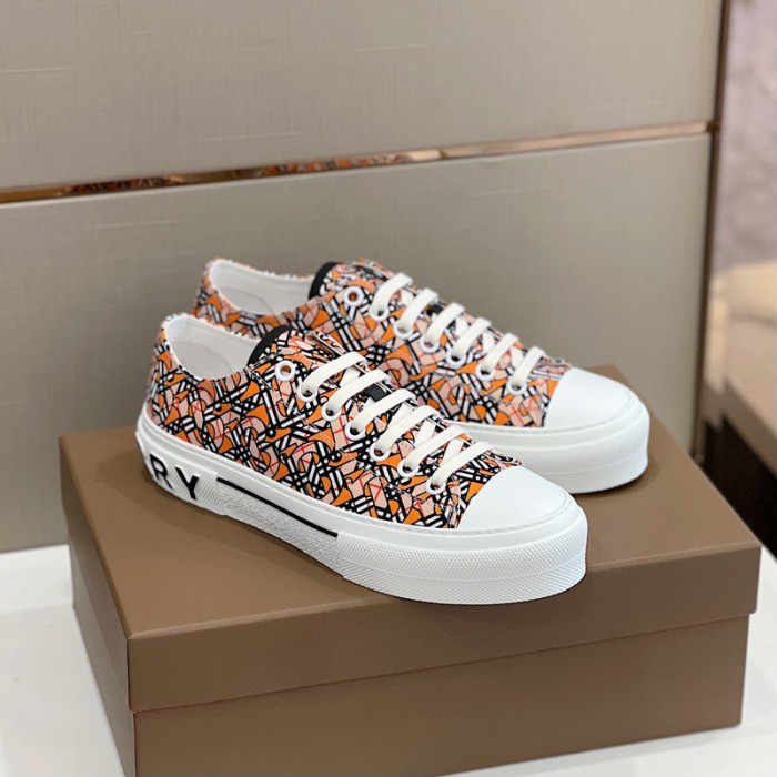 burber*y sneakers b000012