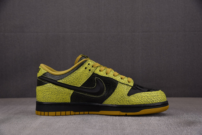 Nike Dunk Low QS Halloween Skull HV6103-300