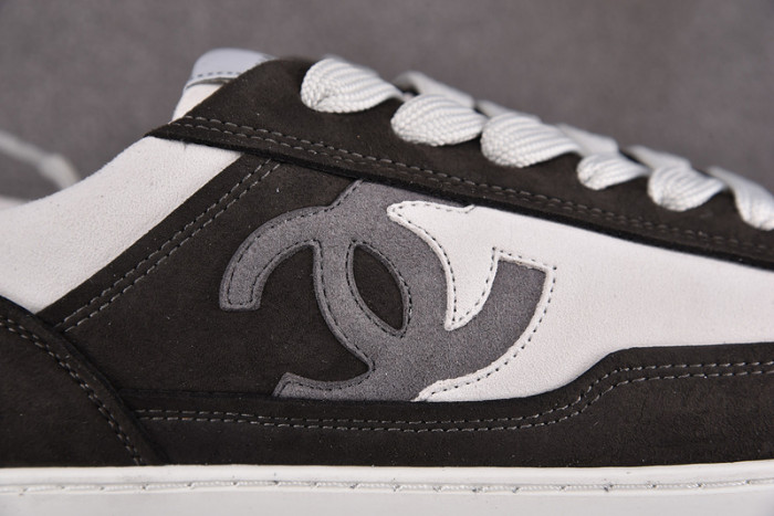 chane* snekaers c000033