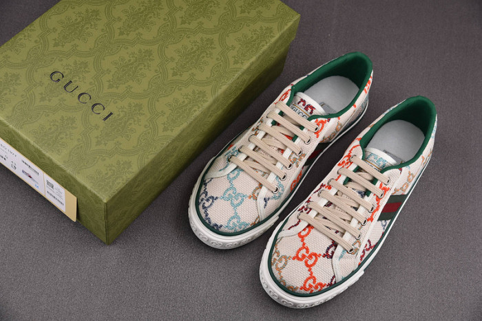 G*u*i* trainer sneaker98