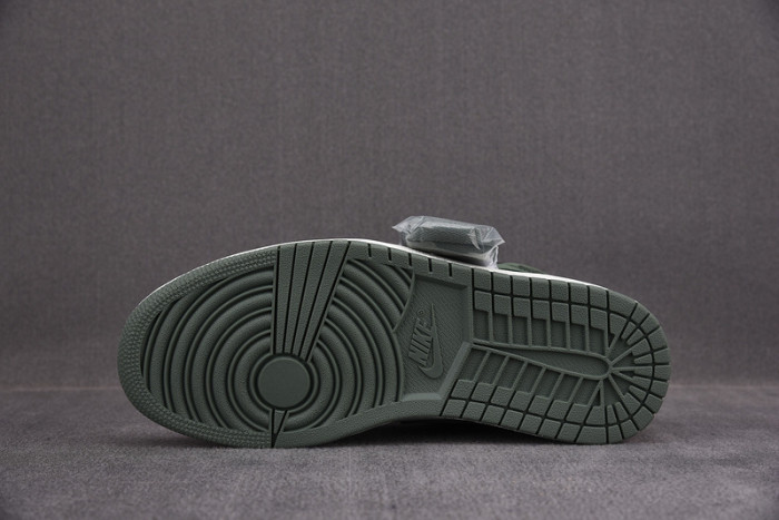 air jordan 1 retro high og "clay green" 555088-135