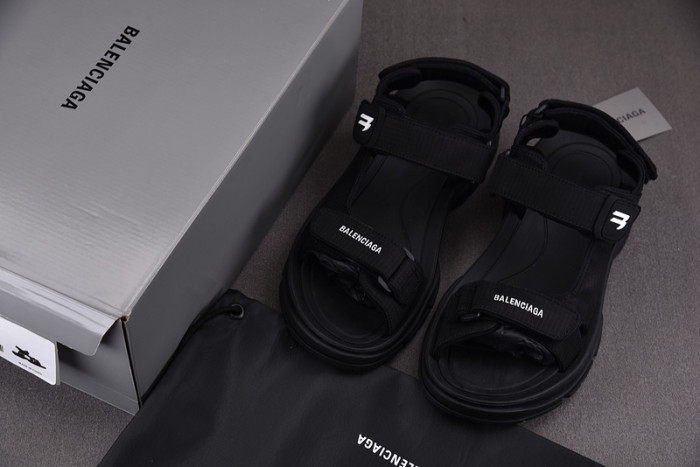 balenciag* sandal 39
