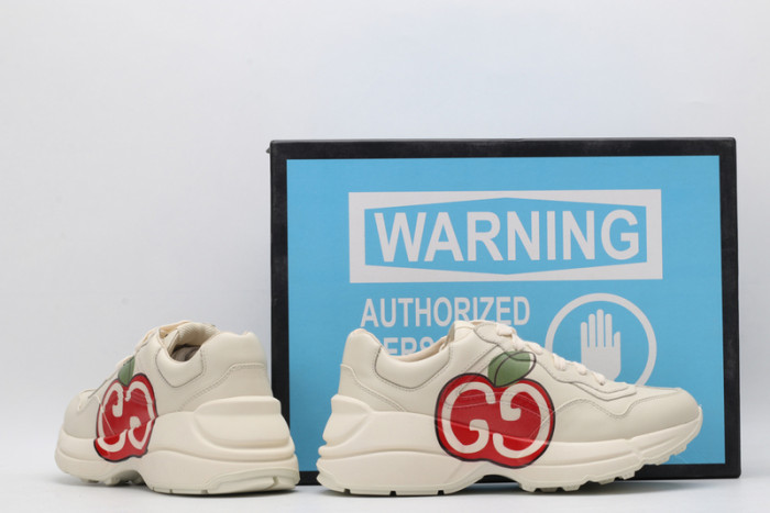 G*u*i* trainer sneaker9