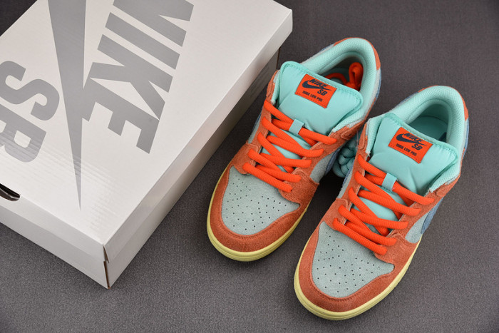 nike sb dunk low orange noise aqua dv5429-800