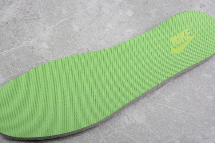 nike dunk low chlorophyll dj6188-300