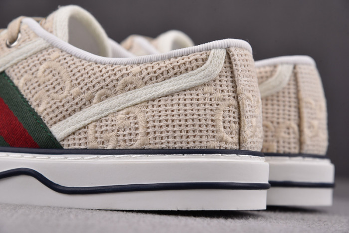 G*u*i* trainer sneaker97