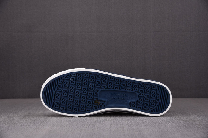 G*u*i* trainer sneaker97