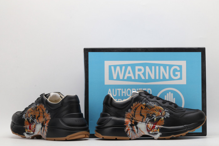 G*u*i* trainer sneaker36