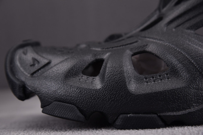 balenciag* sandal 37