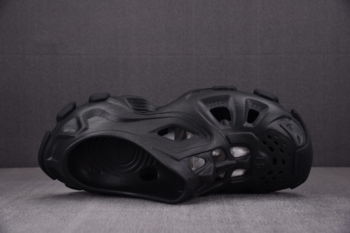 balenciag* sandal 37