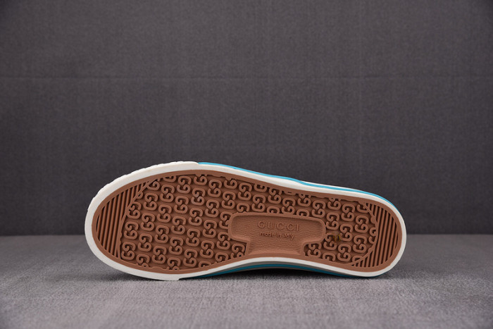 G*u*i* trainer sneaker96