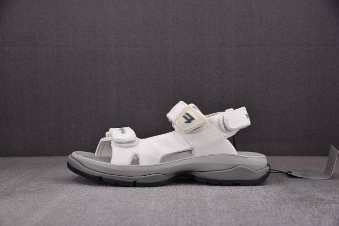 balenciag* sandal 38