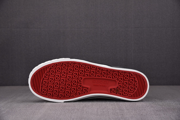 G*u*i* trainer sneaker93