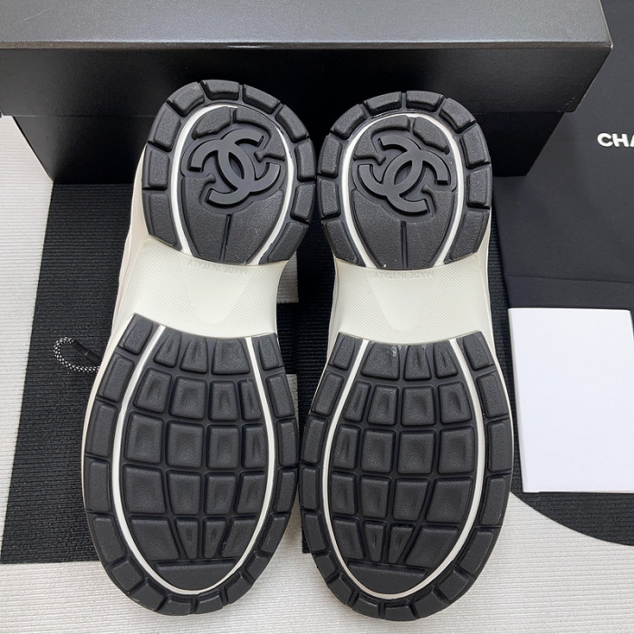 chane* snekaers c000018